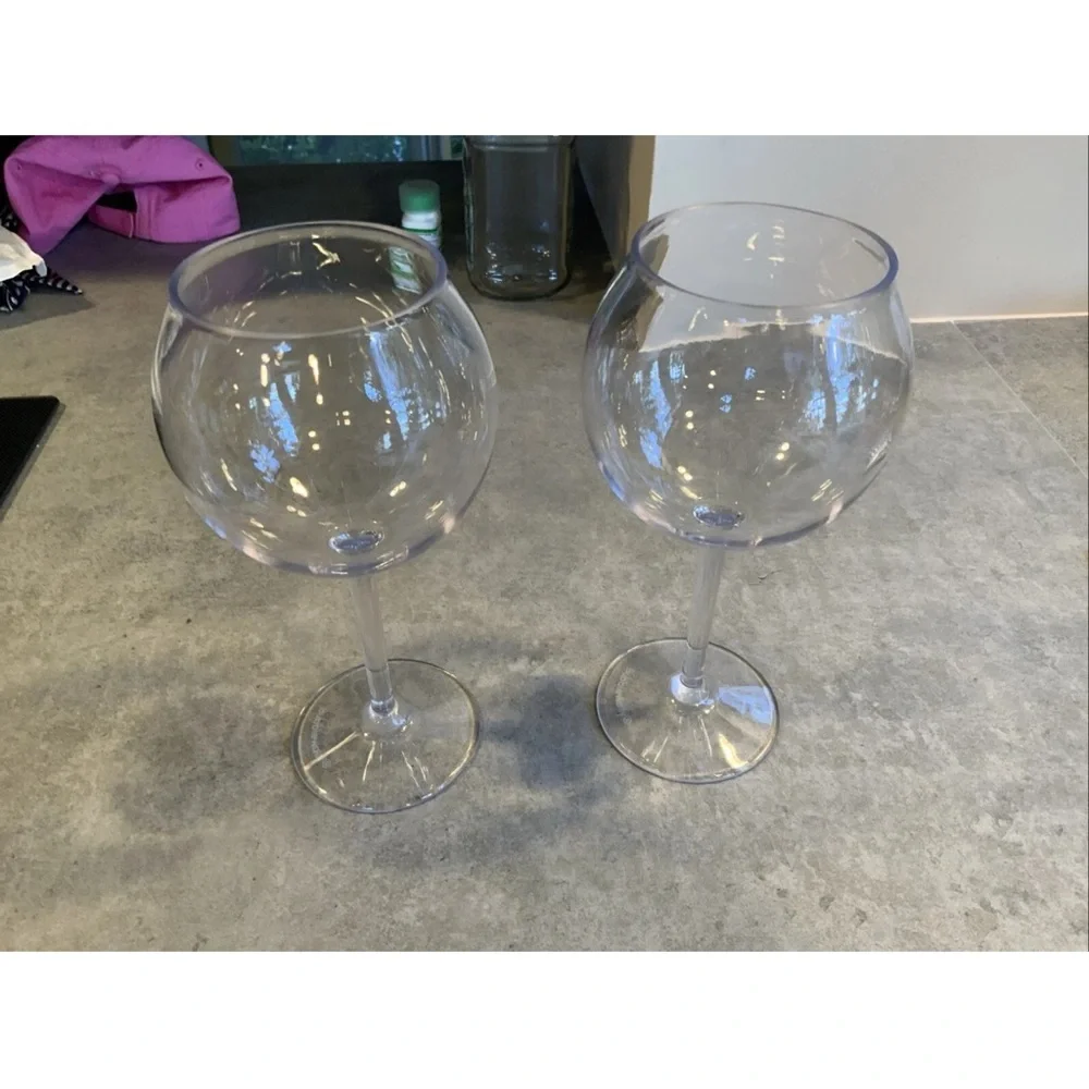Floating Wine Glasses for Pool (Set of 2) - Pool Wine Glasses That Float